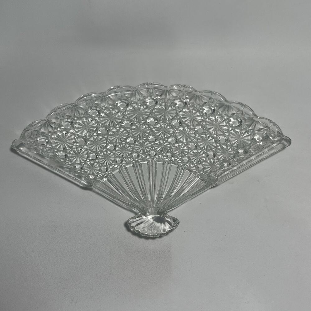 Vintage FENTON GLASS Clear VANITY FAN Tray DAISY & BUTTON Design 10.5" x 7"